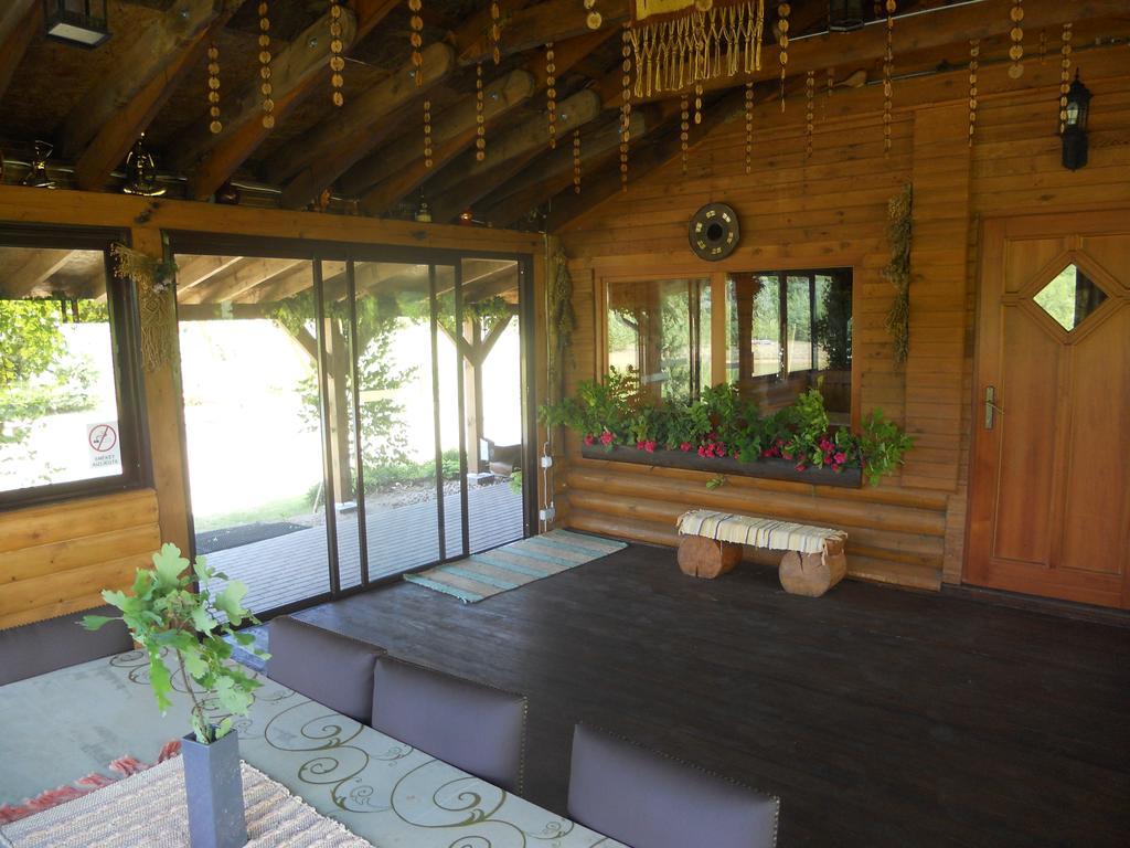 Viesu Maja Forrest Villa Dzimtmisa Exteriör bild